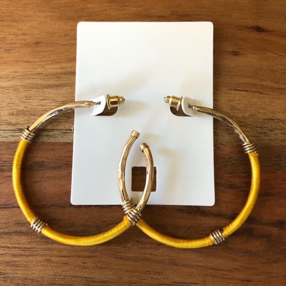 NWT Gold and yellow threaded hoop earrings